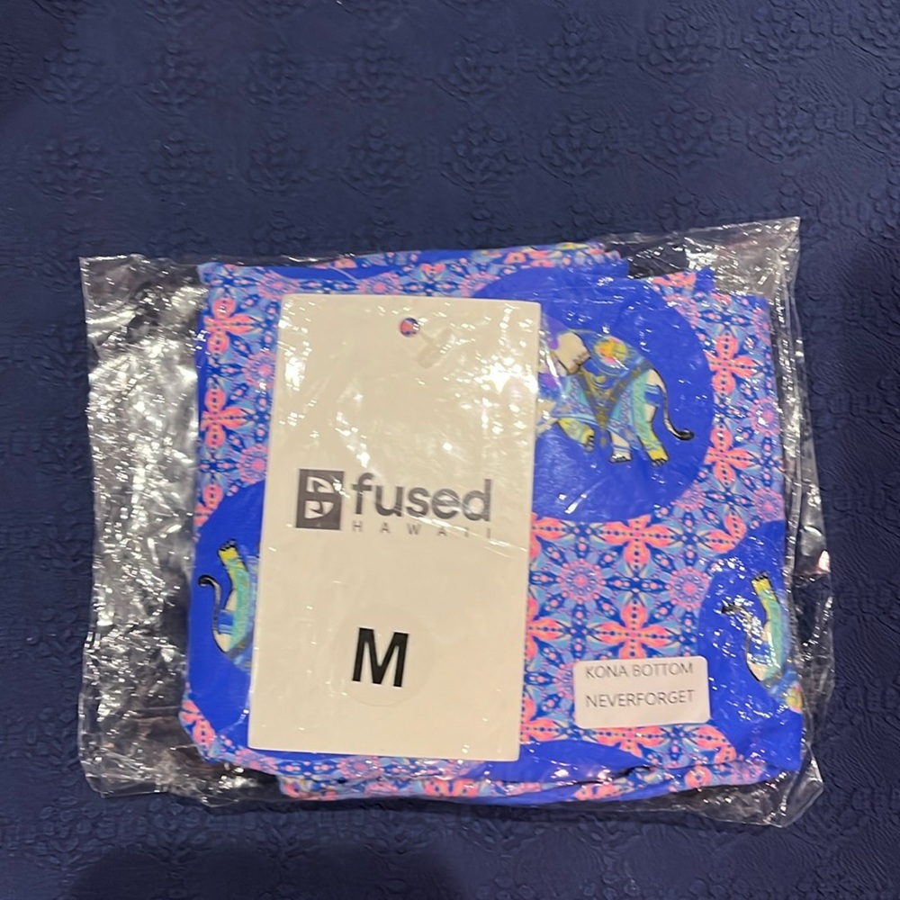 NWT!! Fused Hawaii printed bikini bottoms